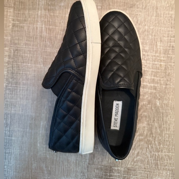 Steve Madden Black Quilted Slip-Ons - Picture 2 of 4